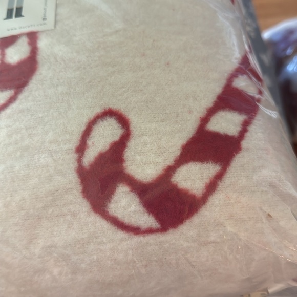 Made in Portugal Christmas candy cane 20 x 22 pack pillows - Picture 2 of 8